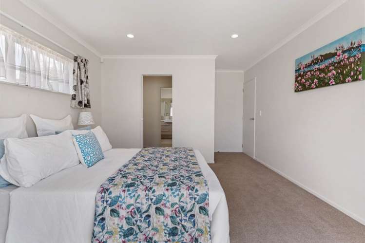 56 Turnberry Drive Wattle Downs_17