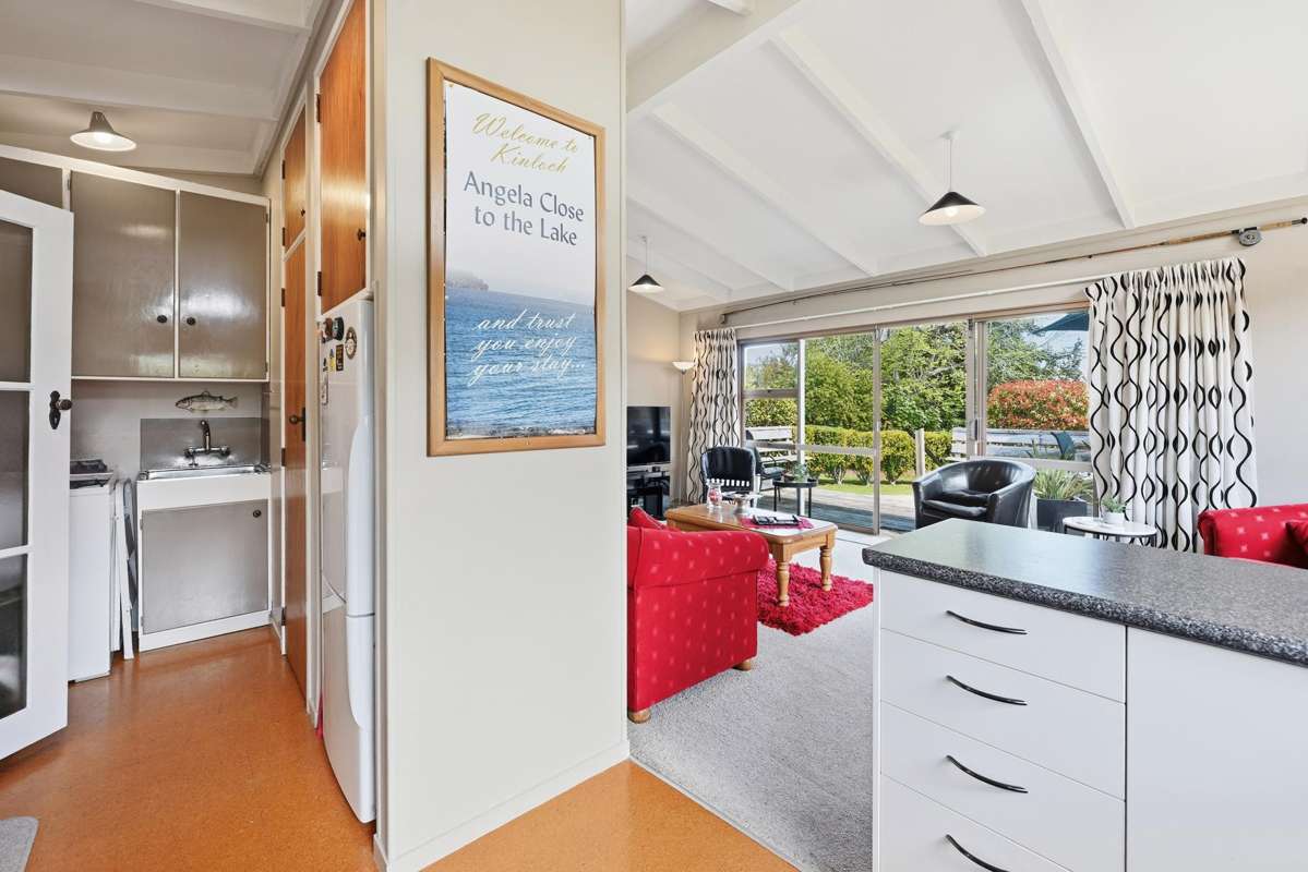 22 Angela Place_3