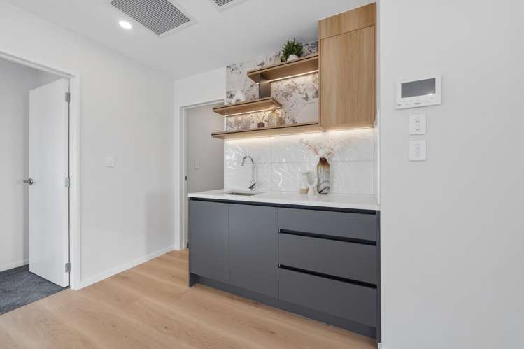11 Mill Hill Close Flat Bush_25