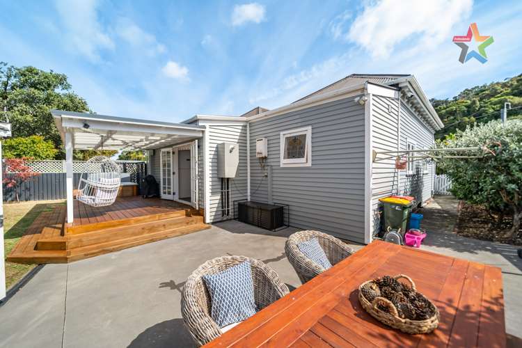 32 Riddlers Crescent Petone_16