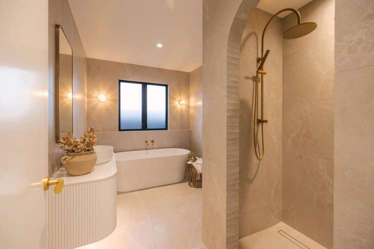 6 Parkside Avenue (off Roots Street East) Feilding_17