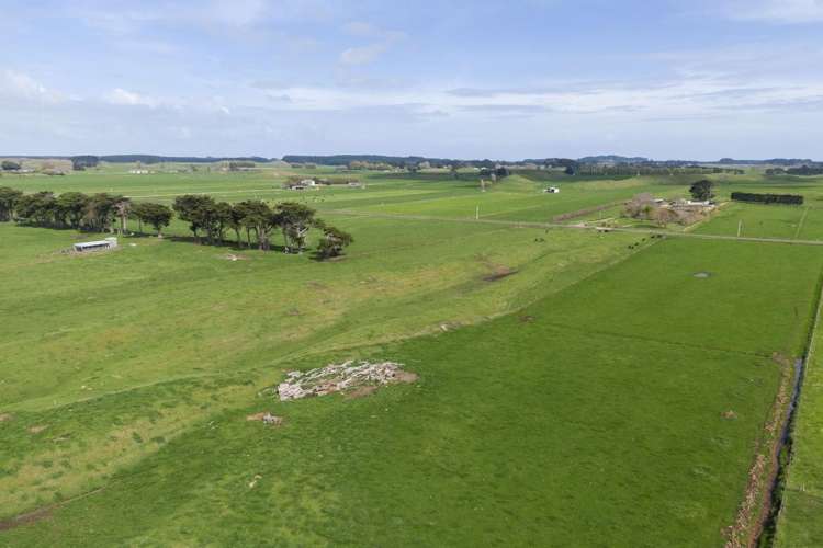 335a Couper Road Glen Oroua_15