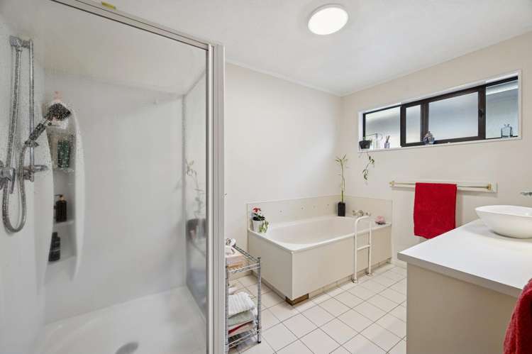 8A Gemini Place Kawaha Point_15