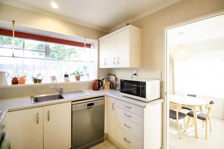 1a Huata Place West End_11