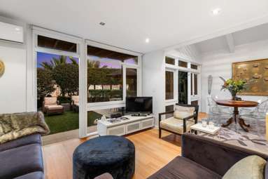 2/4 Logan Terrace_1