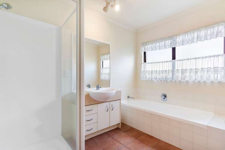 2 Anton Place Takanini_11