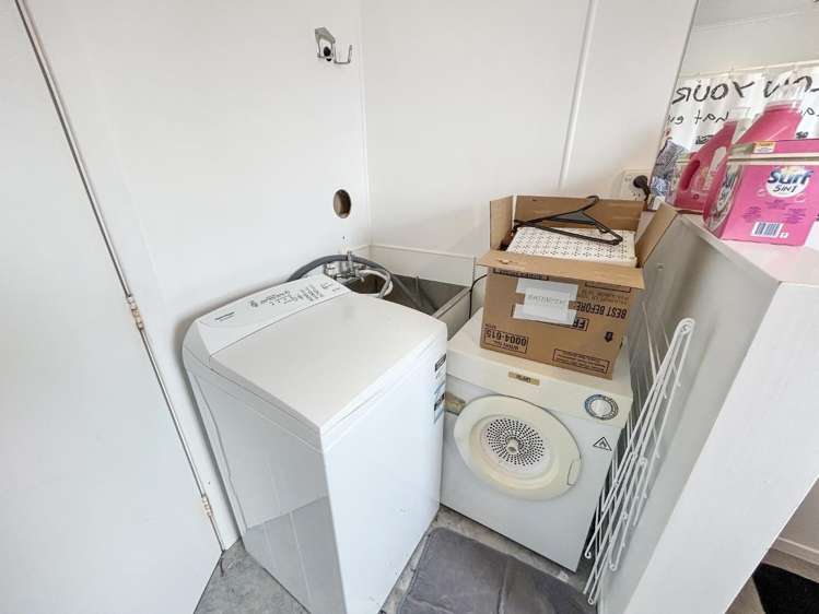 2/7 Blenheim Place 10844_10