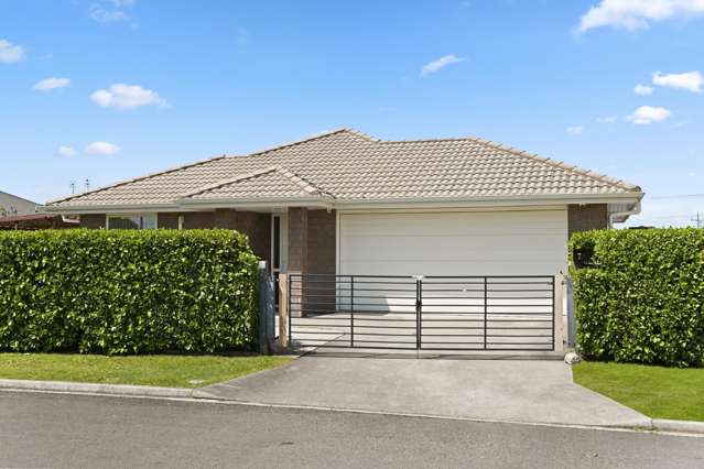 Comfortable Living in the Heart of Dinsdale