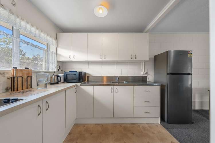 407 West Coast Road_2