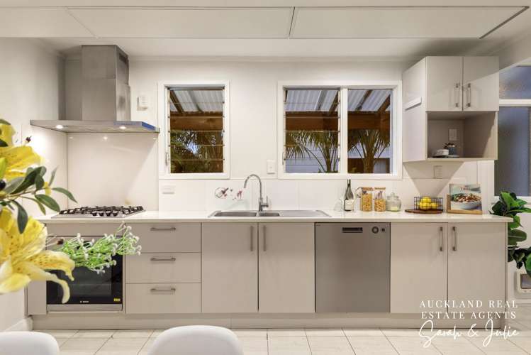 33 Harbutt Avenue Mount Albert_21