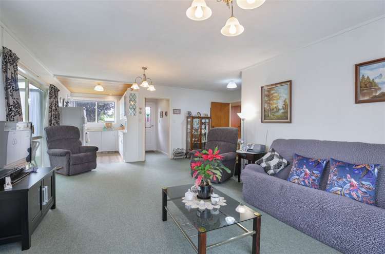 13 Burton Place Owhata_5