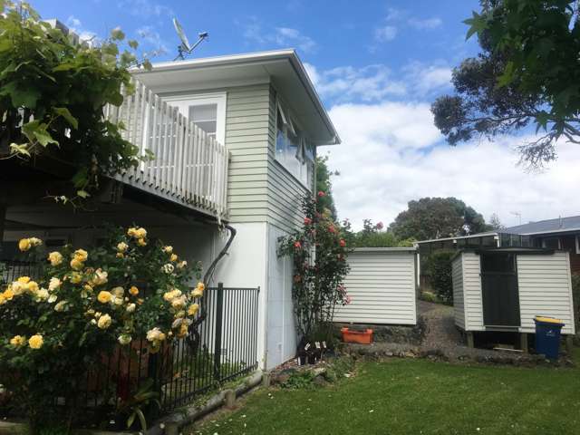 16 James Scott Place Te Atatu South_2