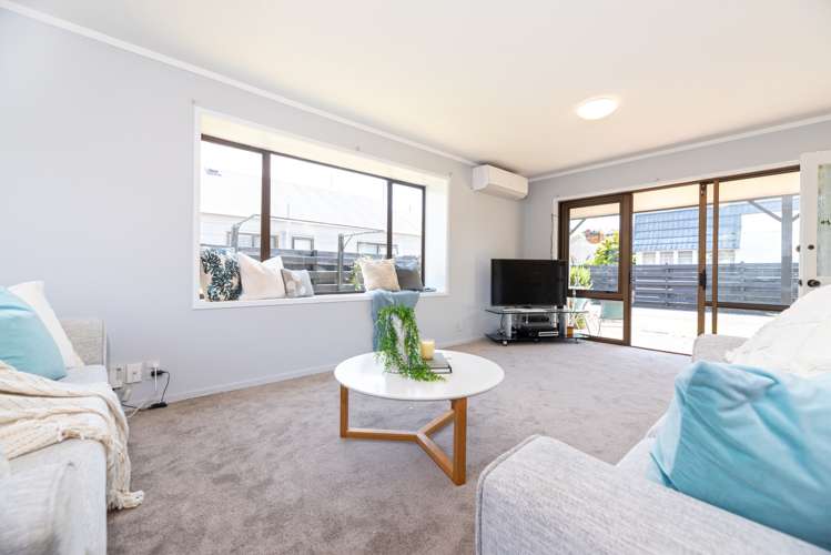 2/8 Shakespeare Road Milford_5