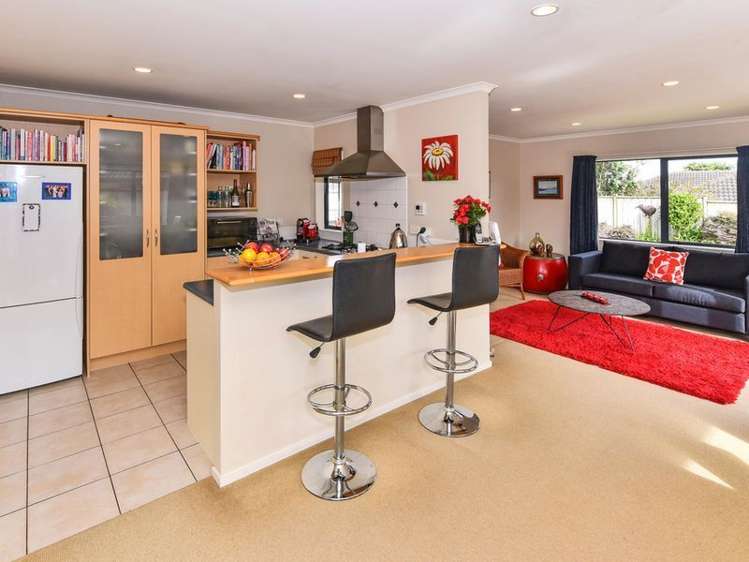 15 Greta Banks Place Wattle Downs_4