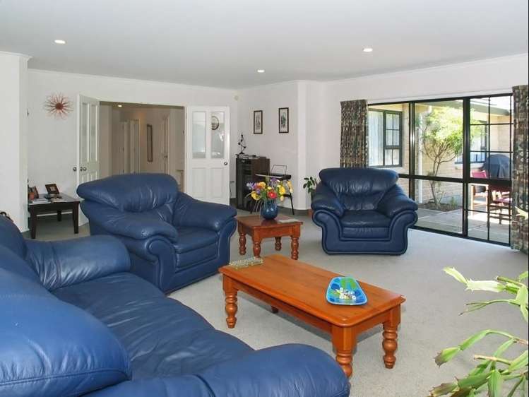 8 Scoresby Grove Whitby_27