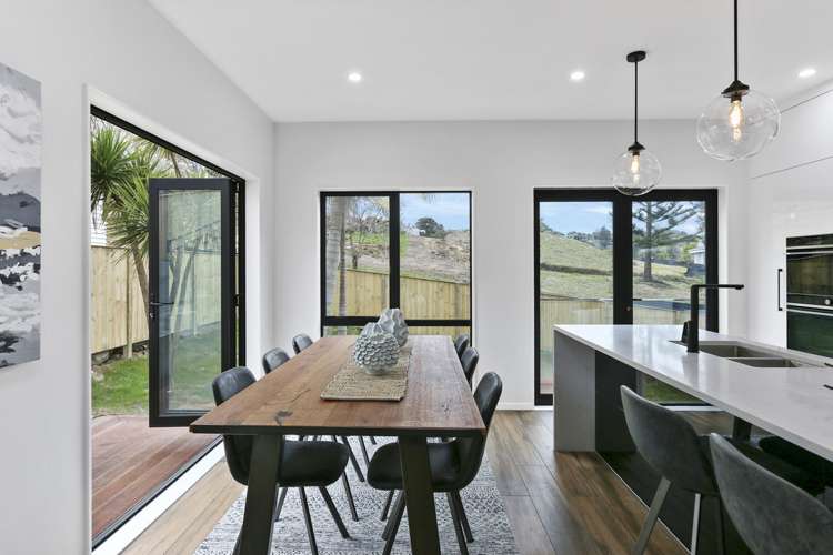 12a Norman Road Titirangi_4