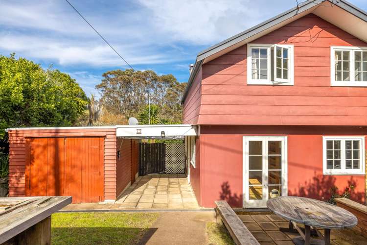 13 Totara Road Onetangi_1