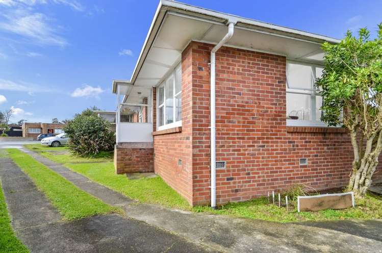 2/58 Taharoto Road Takapuna_11