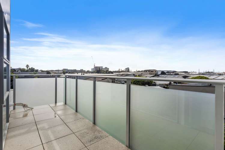 2f/86a Rockfield Road Penrose_14