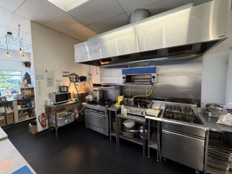 Retail 1/124 Henderson Valley Road Waitakere_4