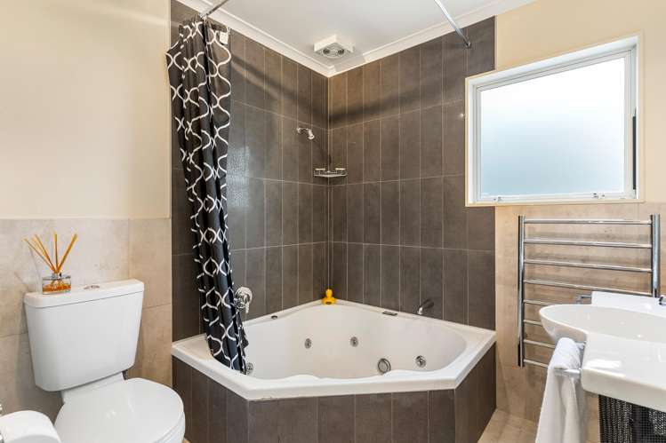 31 Omana Heights Drive Maraetai_21