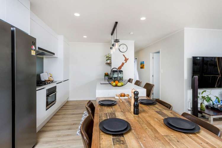 4 Branston Avenue Browns Bay_9