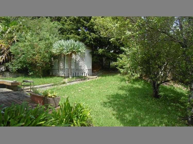 2/2 Selwyn Crescent Forrest Hill_8