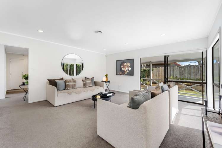 7 Pinewood Grove Botany Downs_5