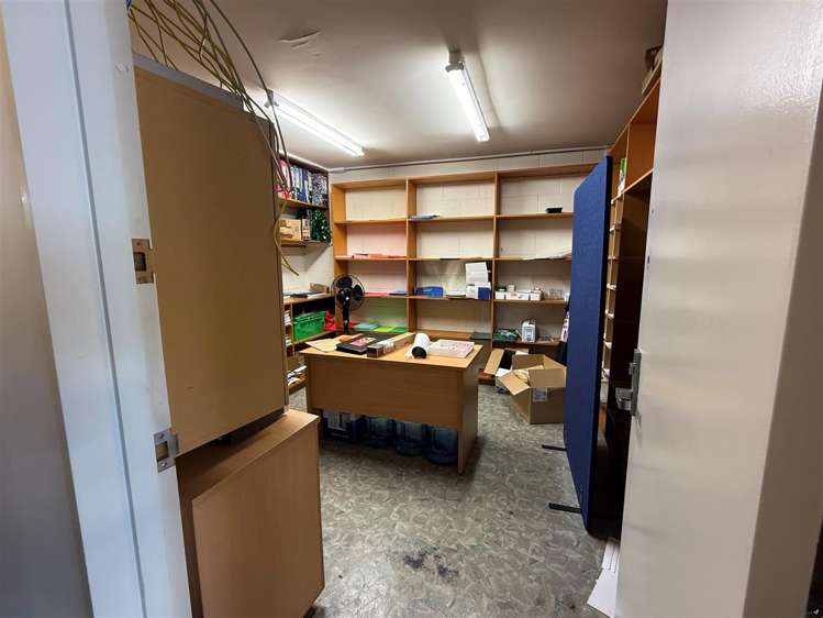 5 Lyttelton Avenue Porirua_8