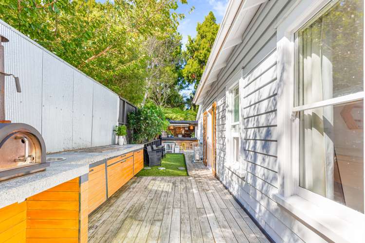 88 Woodlands Park Road Titirangi_11