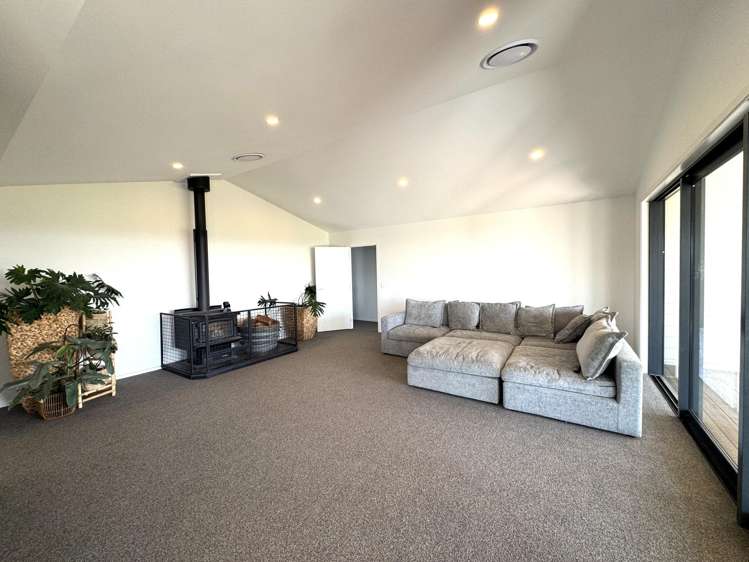 6 Salcombe Street Kaitangata_11