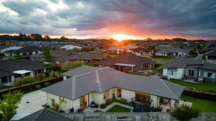 35 Plescher Crescent Leamington_19