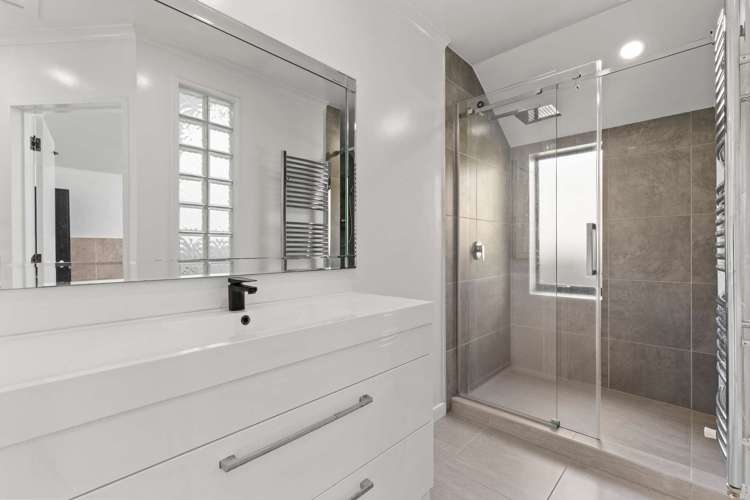 69a Ranolf Street Victoria_11