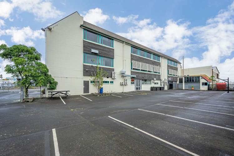 12-16 Gordon Road Otahuhu_9