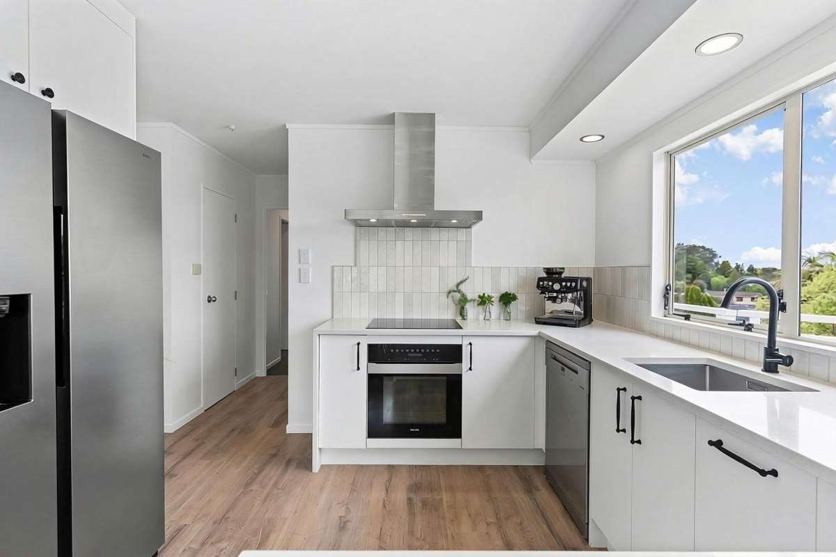 27 Ian Sage Avenue_2