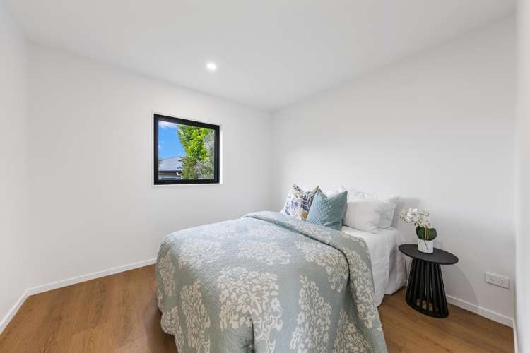 8 Malcolm Place Mangere East_14