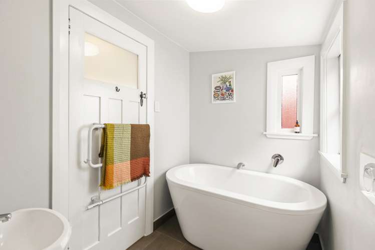 176 Sutherland Road Lyall Bay_11