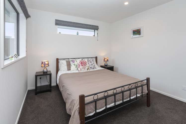 8 Carnaveron Drive Lincoln_16