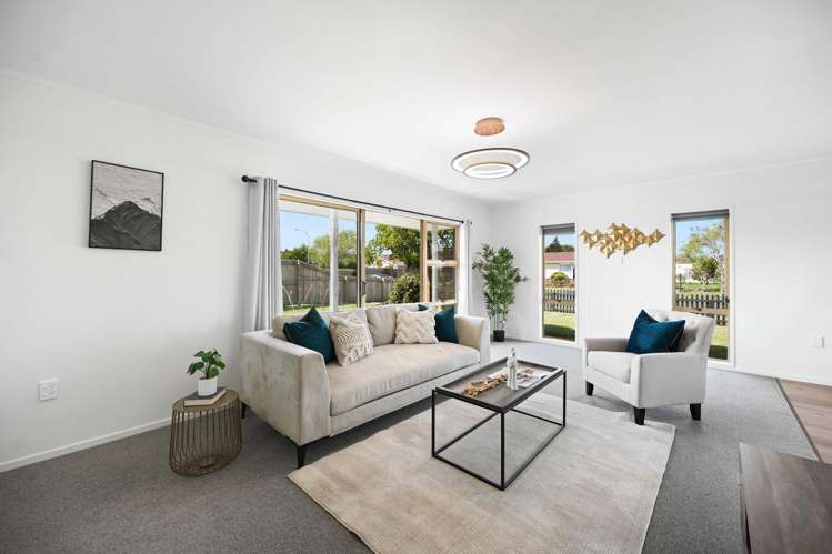 3 Dalton Crescent Dinsdale_3