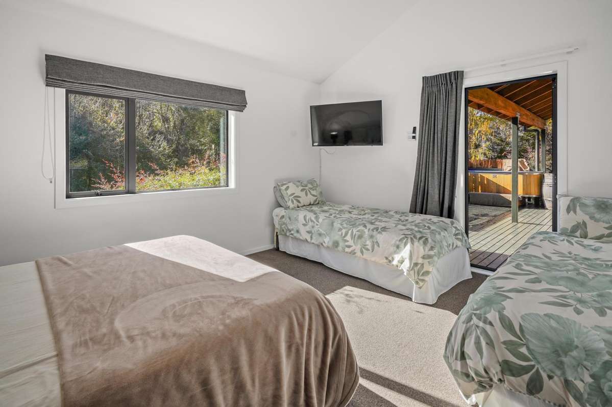 87 Chalet Crescent_3