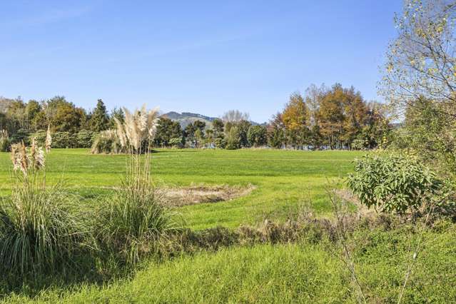 Weavers Crossing Road Huntly_1