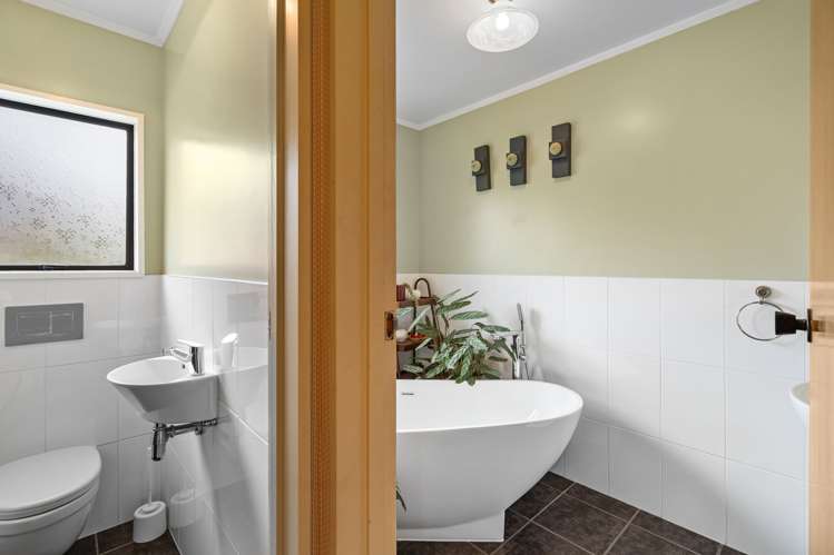 7 Carr Street Te Kamo_7