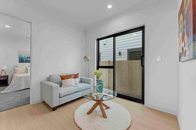 27 Knockanara Drive Flat Bush_14