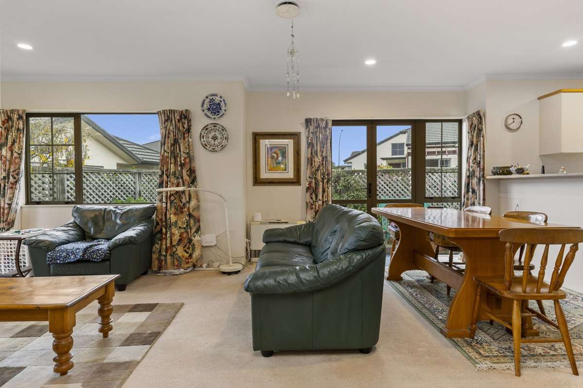 31 Lakeridge Close_2