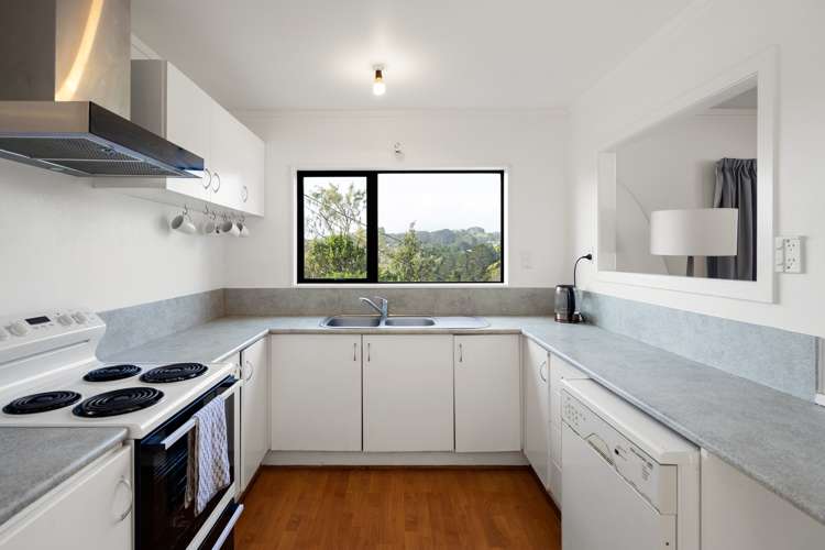 13 Point Street Raglan_3