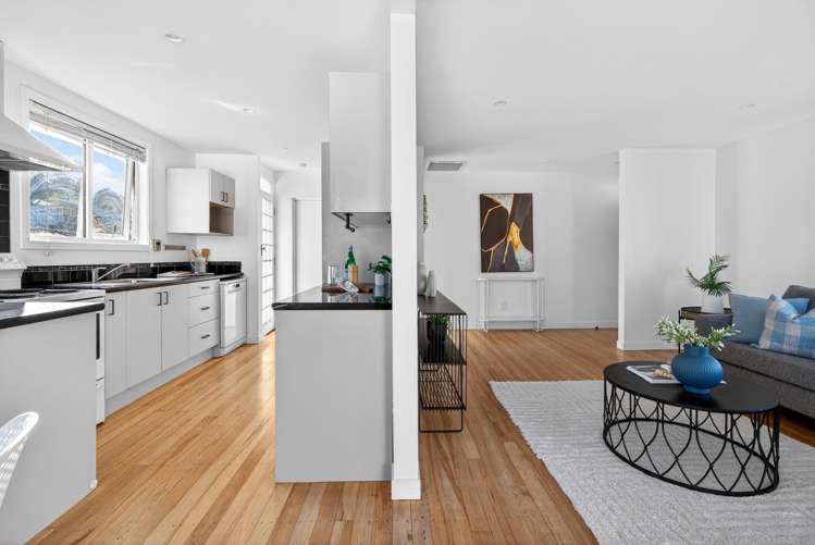 217 Dowse Drive Maungaraki_7