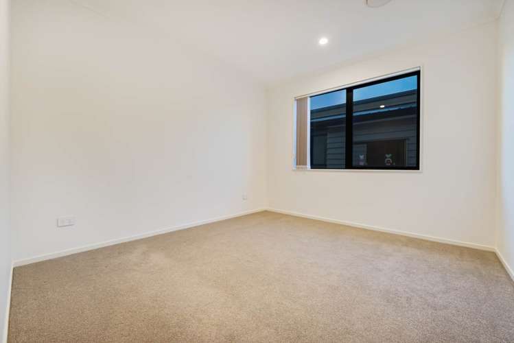 14 Matahae Drive Flat Bush_19