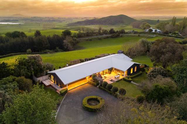 Splendour on the Hill