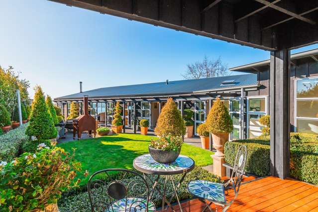 Taupo's Best Kept Secret: Beyond the Hedge