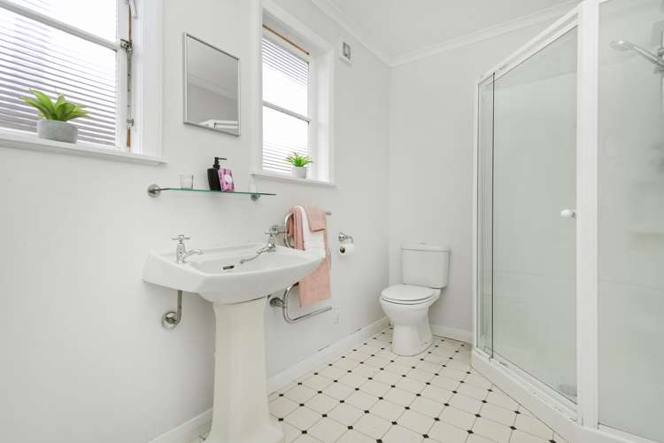 4 Lyndhurst Road Tawa_12